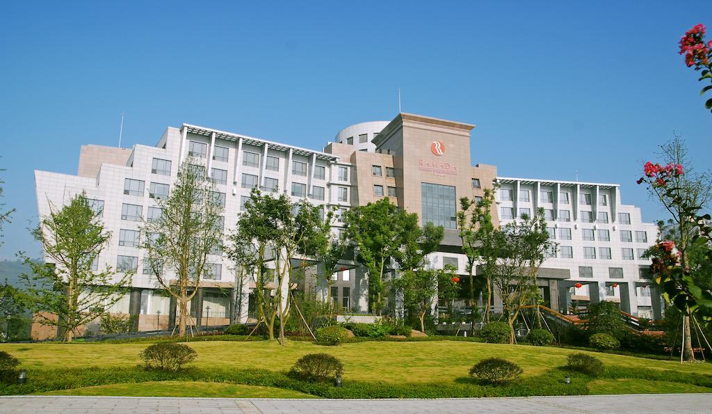 Hotel Ramada Plaza By Wyndham Chongqing West Exterior foto