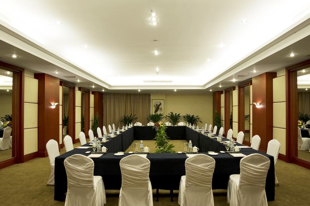 Hotel Ramada Plaza By Wyndham Chongqing West Exterior foto